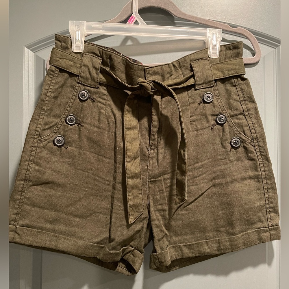Anthropologie *Daughters of Liberation” Army Green Paper Bag Shorts